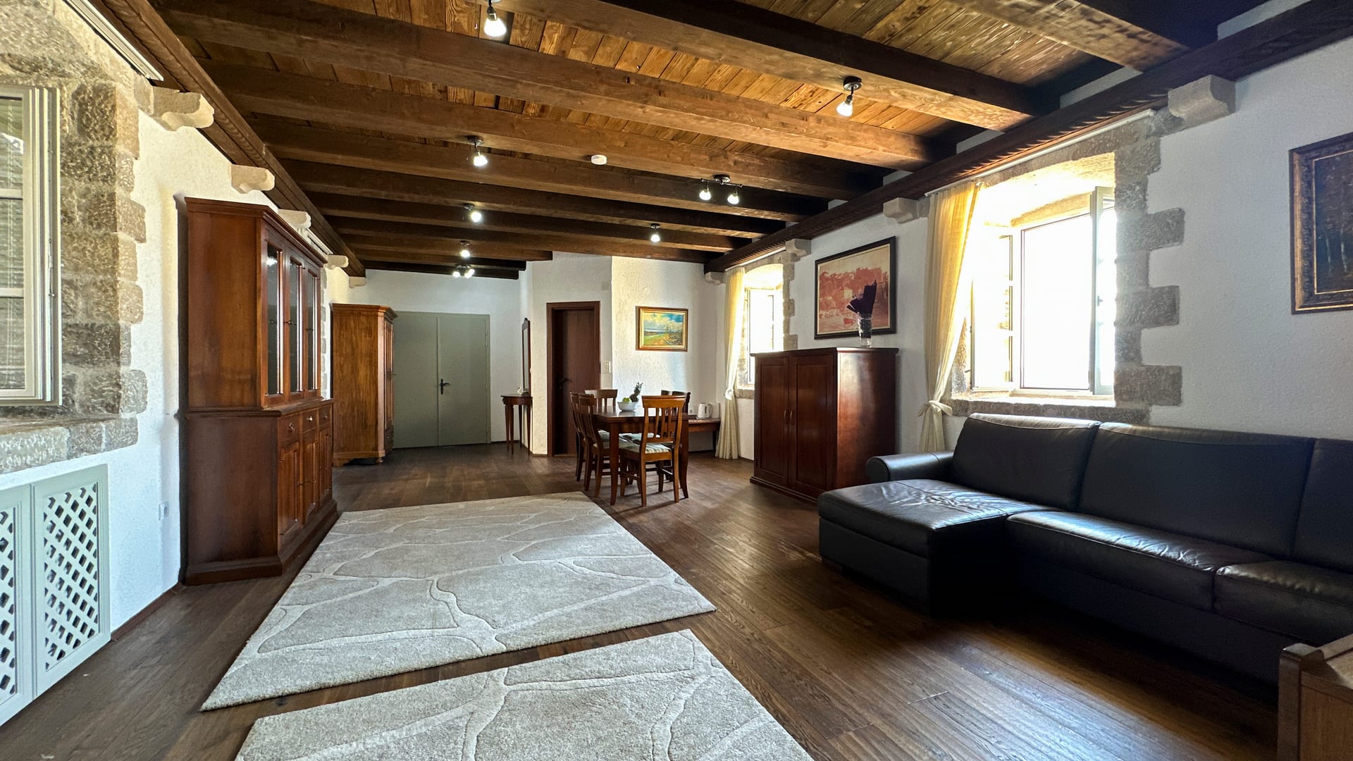Heritage interior — photo 2